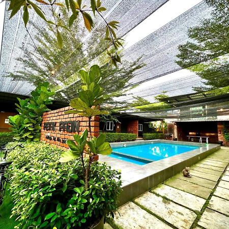 Petak Padin Cottage By The Pool, Кепала Батас Екстериор снимка