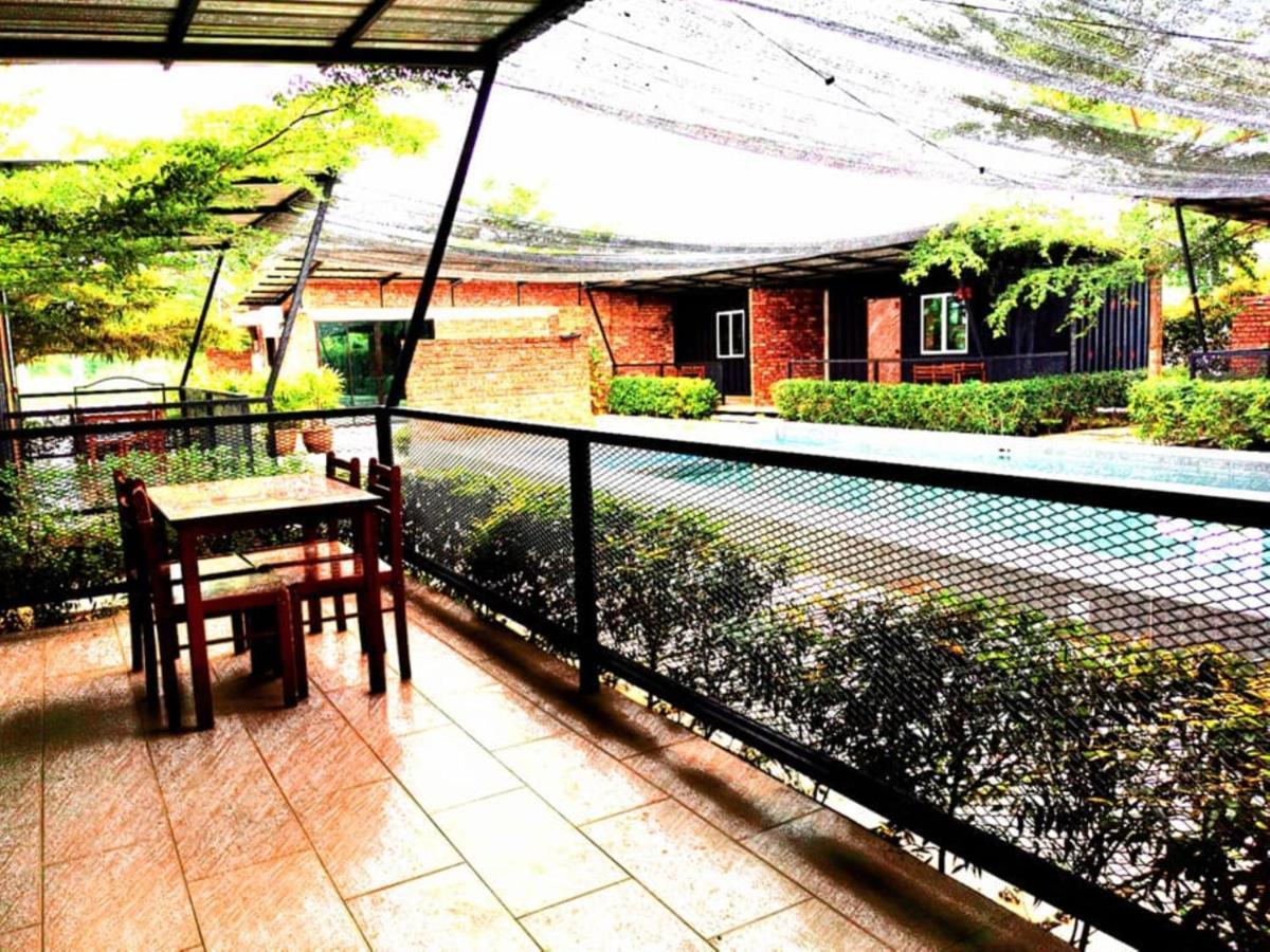 Petak Padin Cottage By The Pool, Кепала Батас Екстериор снимка