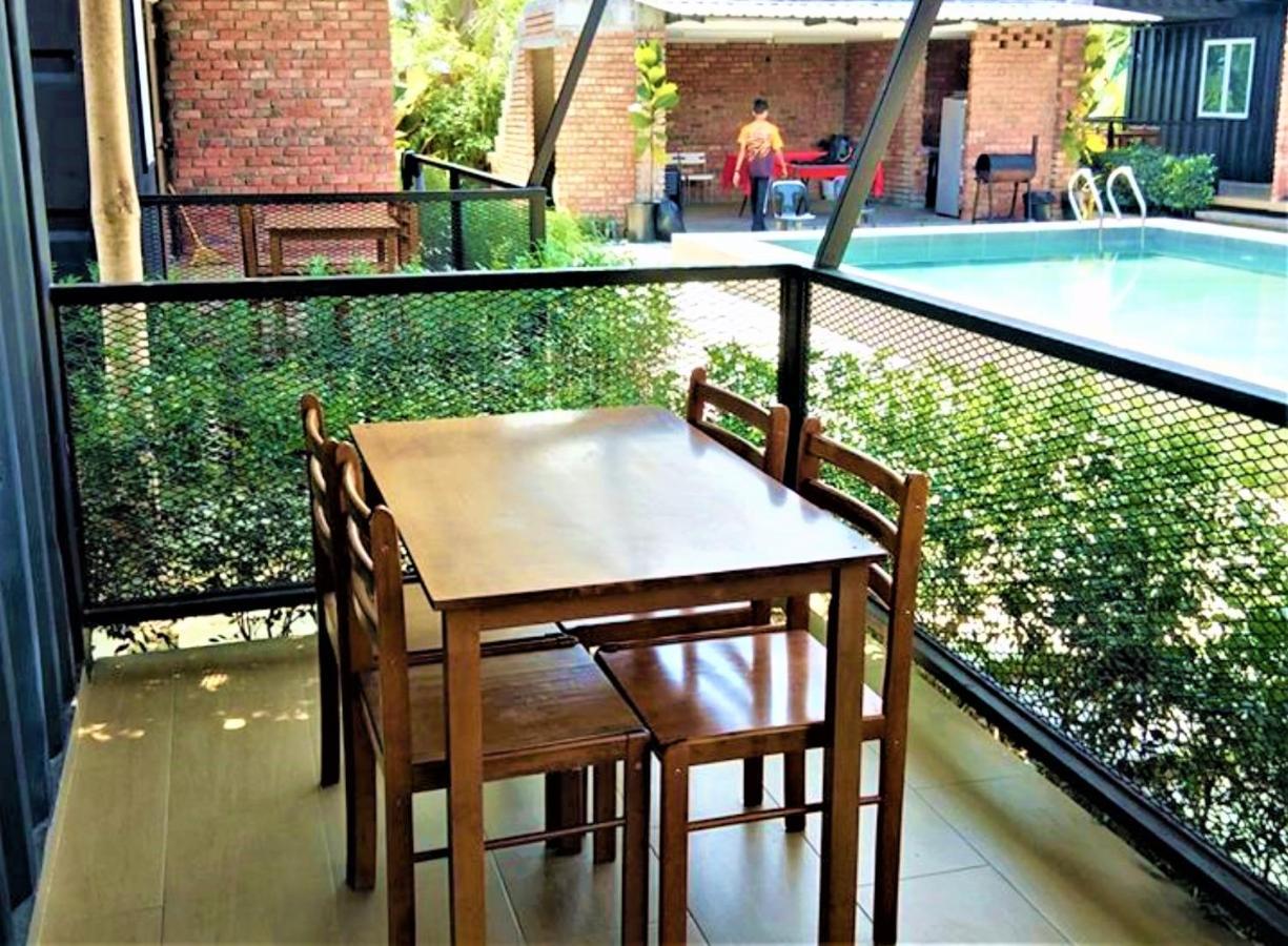 Petak Padin Cottage By The Pool, Кепала Батас Екстериор снимка