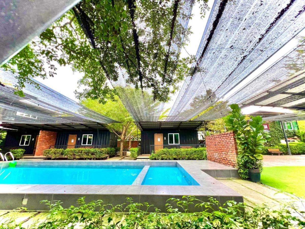 Petak Padin Cottage By The Pool, Кепала Батас Екстериор снимка