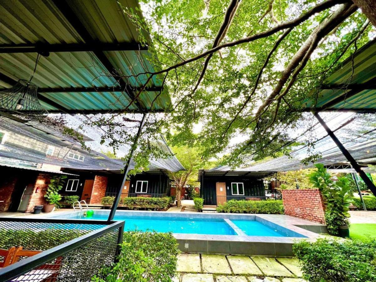 Petak Padin Cottage By The Pool, Кепала Батас Екстериор снимка